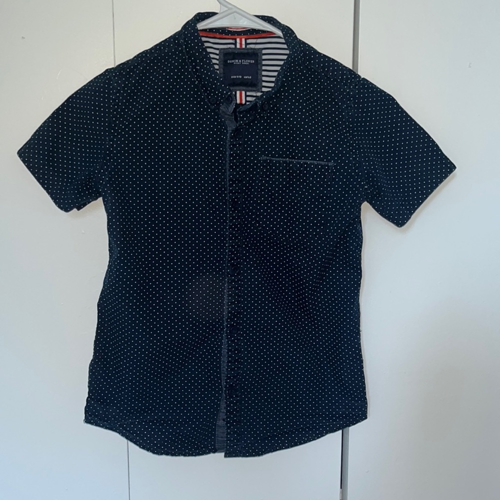 Boys Buttoned Collared Shirt Size 9-10